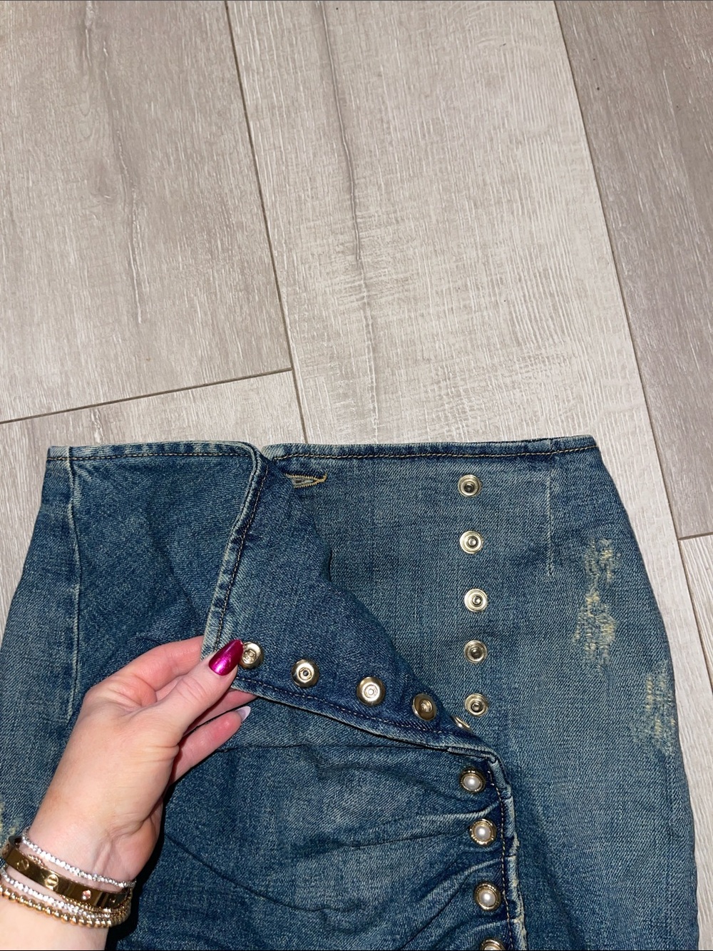 💍NWT Retrofete *One Day Sale* ‘Willa’ Pearl Button-Front Denim Mini Skirt XS💍 - Picture 5 of 12